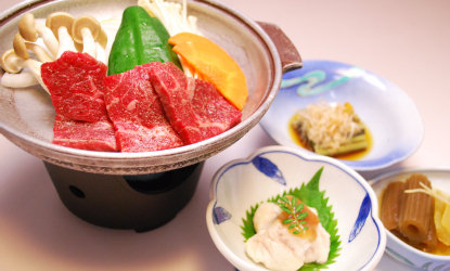 短角牛陶板焼き（小鉢付きセットの一例）